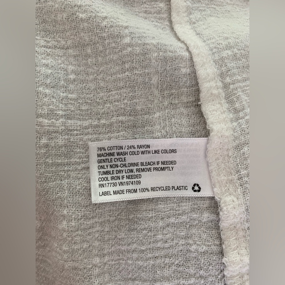 Universal Thread White Button-Up Top Size XS - Picture 5 of 5